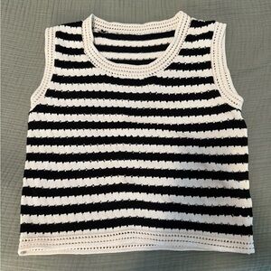 NWOT COMMENSE Black and Cream Striped Crochet Top Sz Small